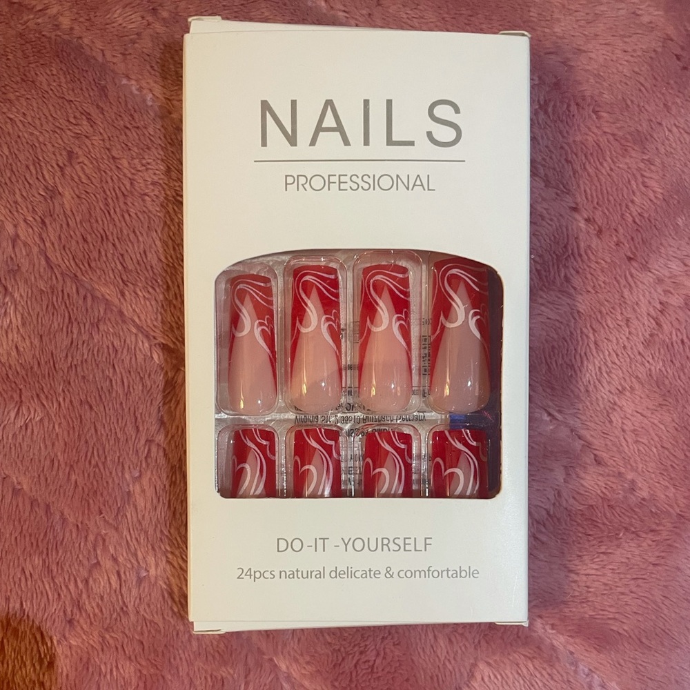 Press on nails